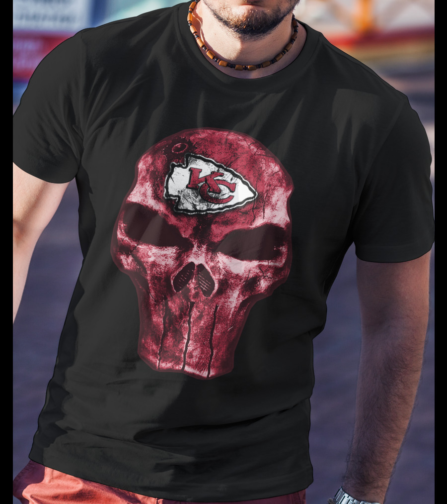 Skull Design Featuring Kansas City Chiefs T-Shirt