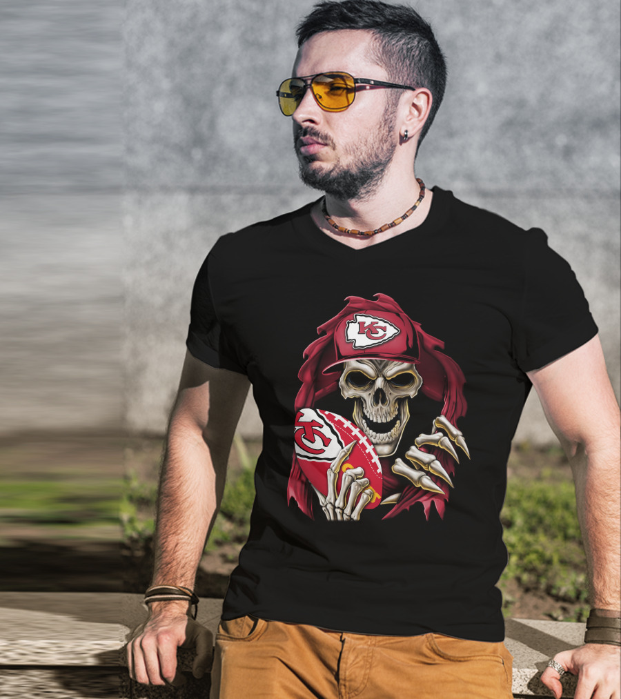 Skullbong Kansas City Chiefs Skeleton Holding Football With KC T-Shirt