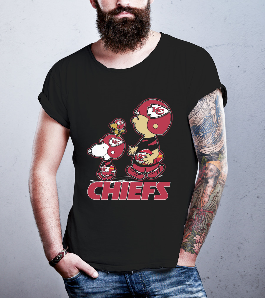 Snpfootball Kansas City Chiefs Snoopy Woodstock Helmet Charlie Brown T-Shirt