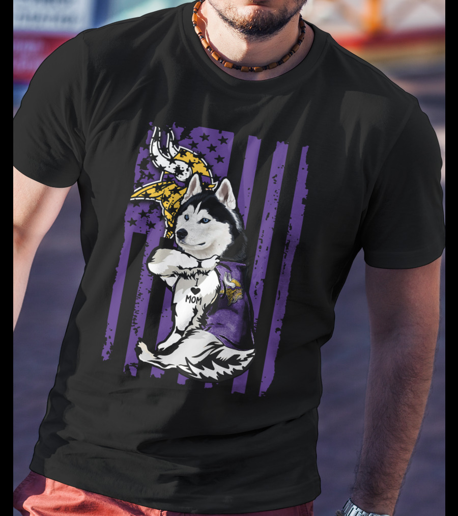 Siberian Husky Vikings Fan Mom Love With Purple Flag And Helmet T-Shirt