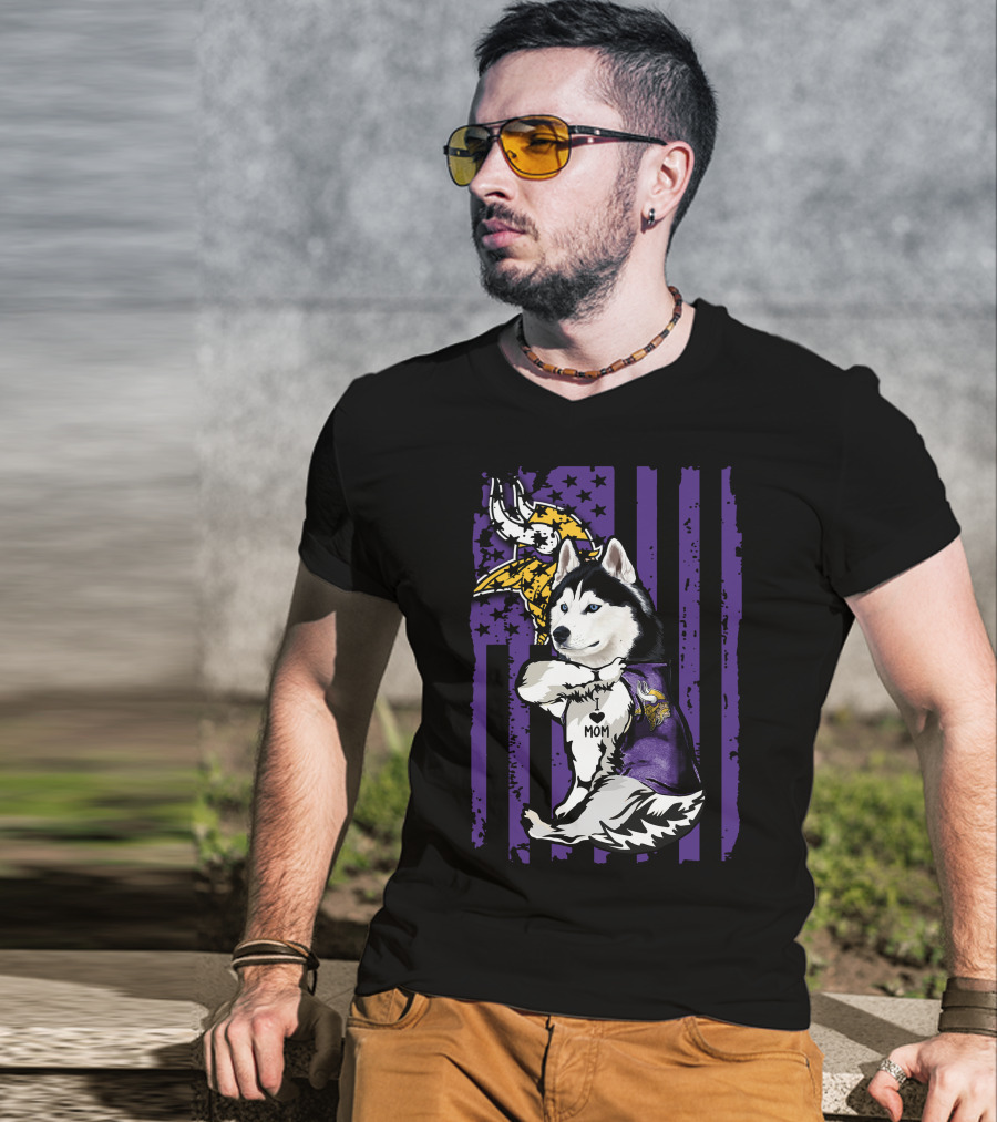 Siberian Husky Vikings Fan Mom Love With Purple Flag And Helmet T-Shirt