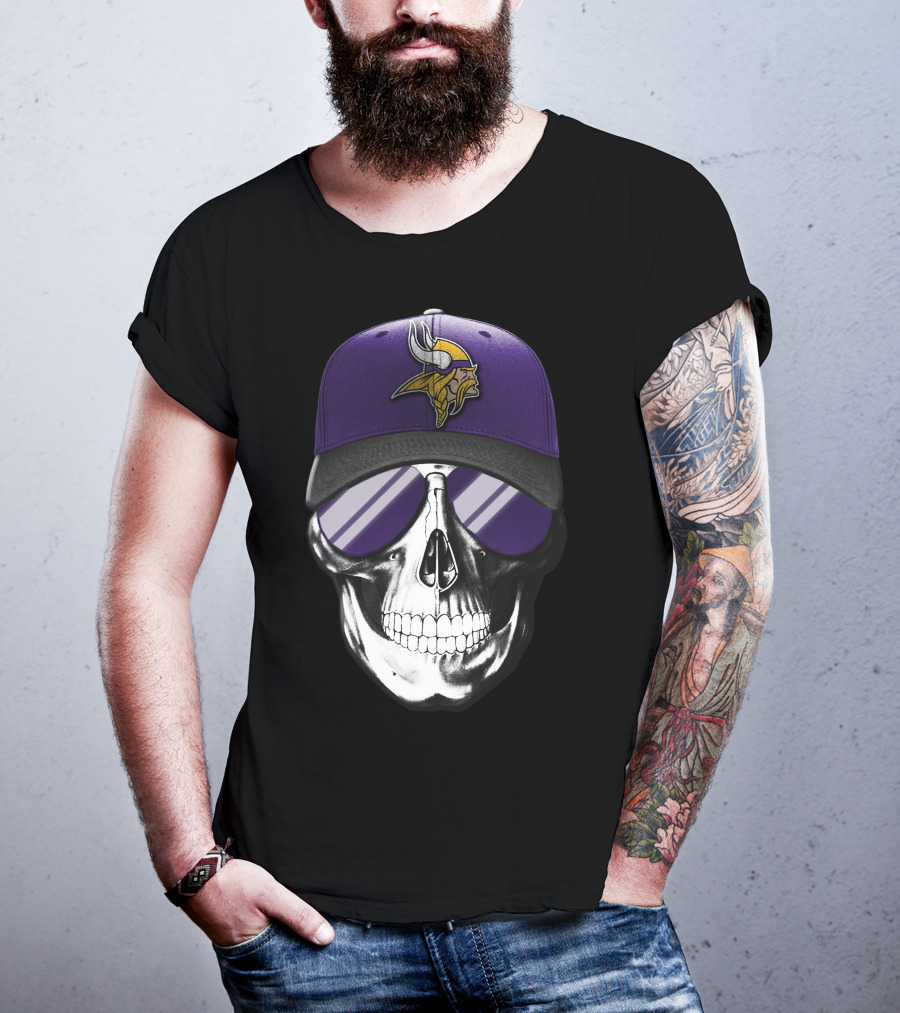 Minnesota Vikings Skull With Purple Hat T-Shirt