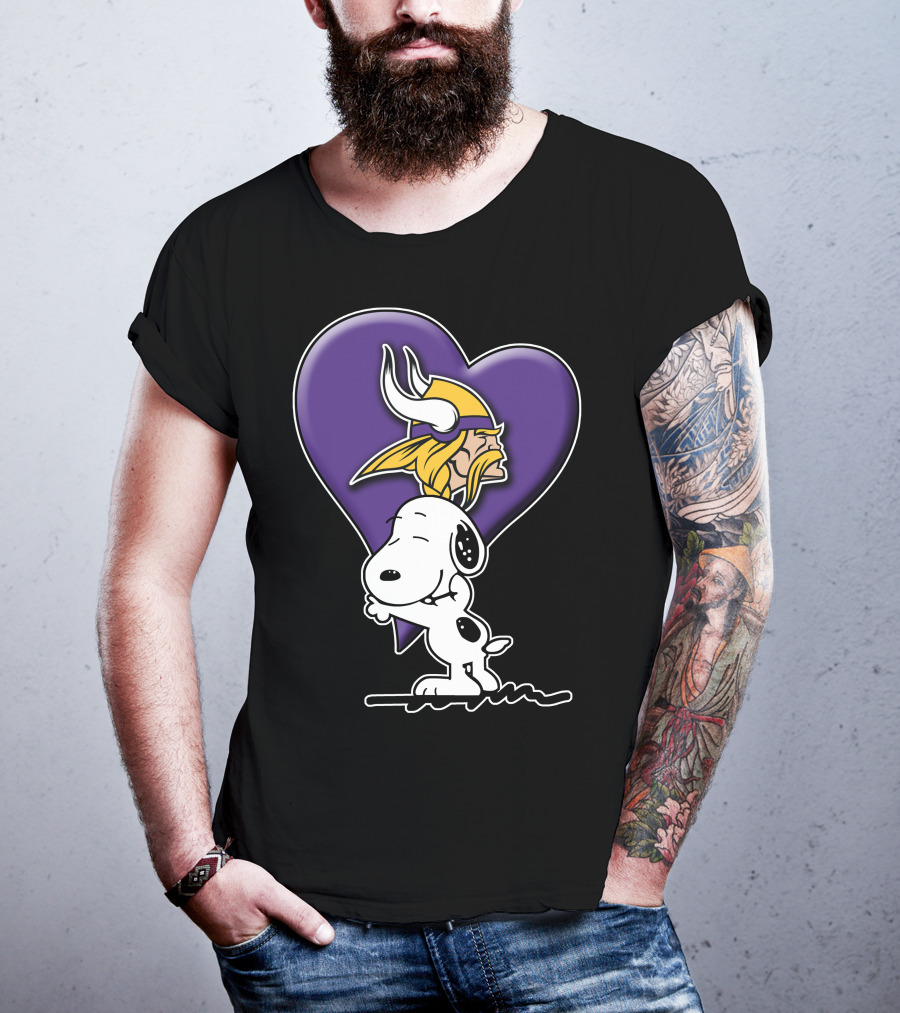 Snoopy Hugging Heart Minnesota Vikings T-Shirt