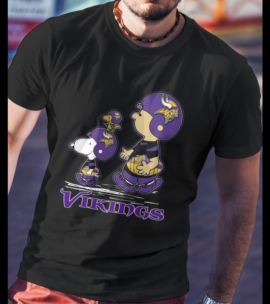 Snpfootball Minnesota Vikings Peanuts Characters Vikings Helmets T-Shirt