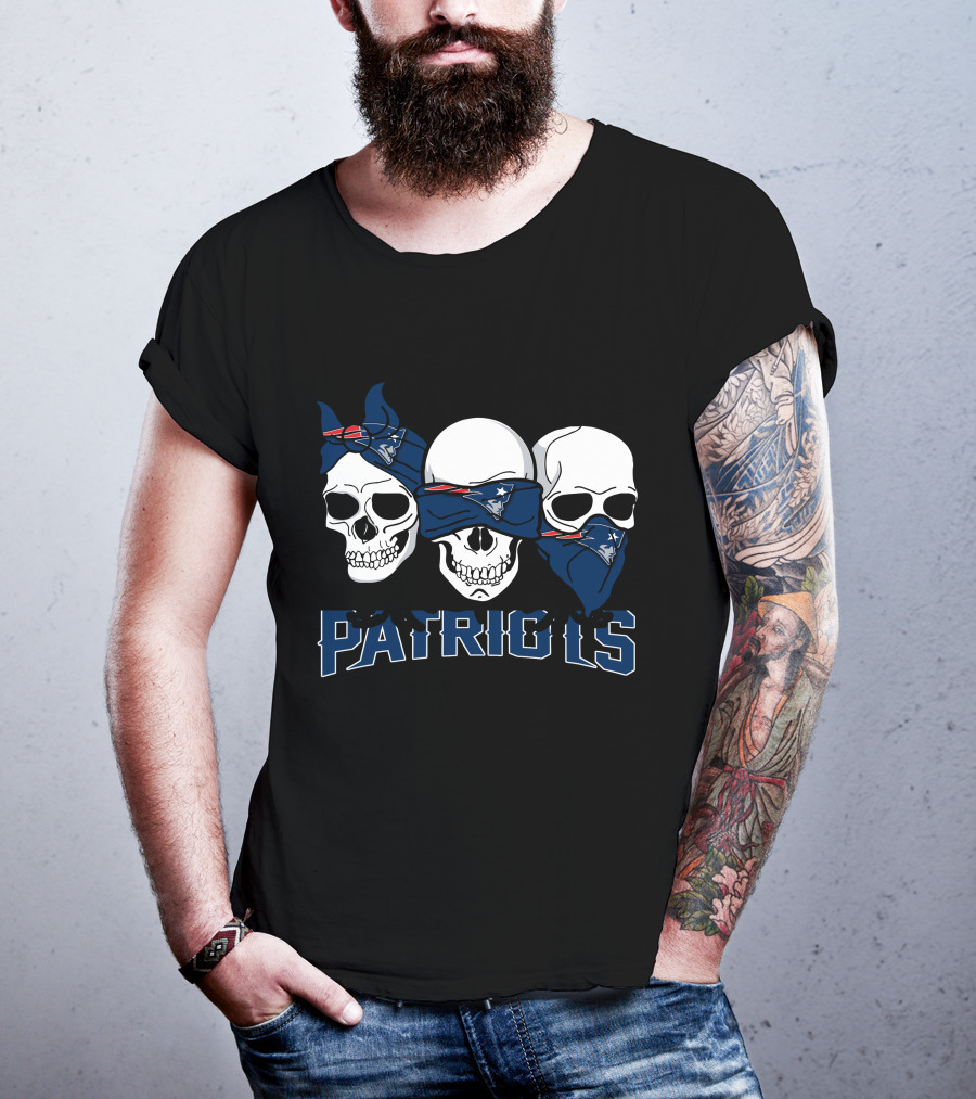 Patriots Skulls Three New England Helmets T-Shirt