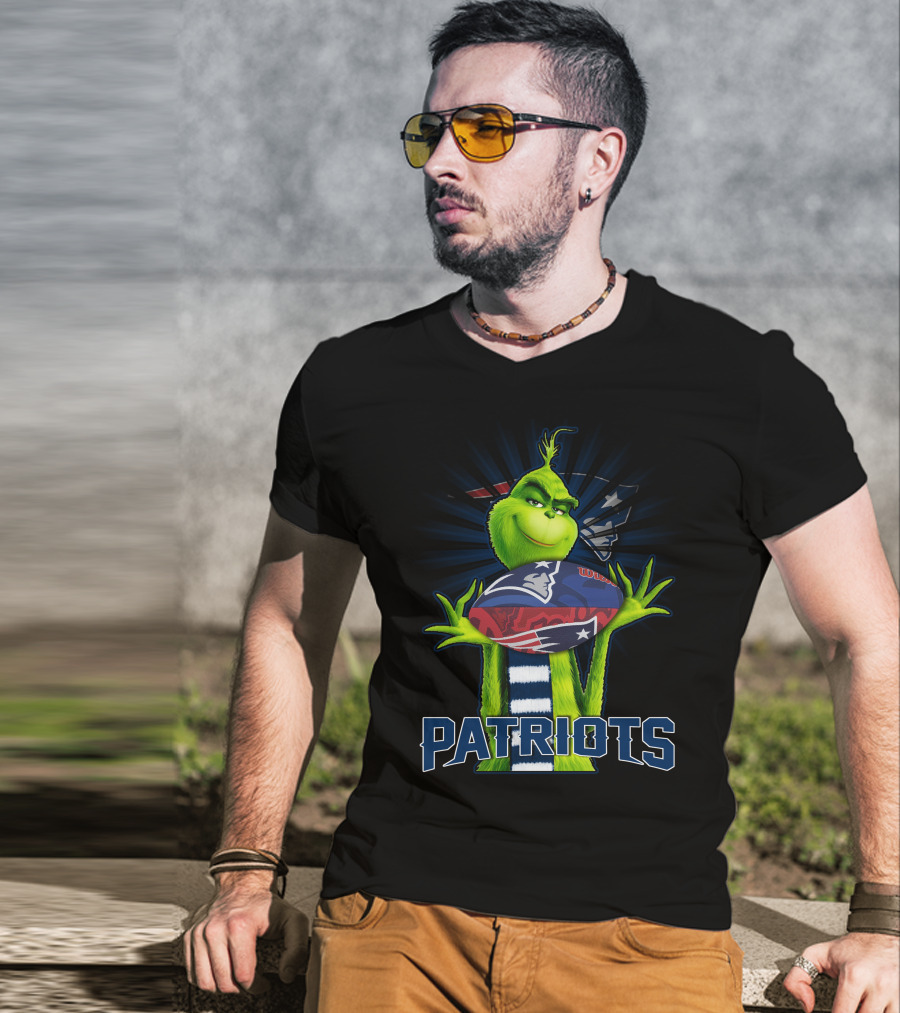 Grinch Patriots Football New England Christmas T-Shirt