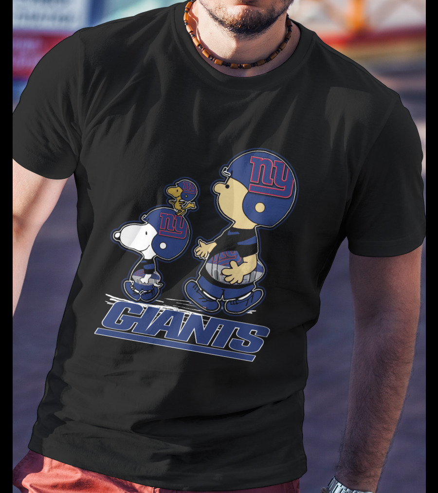 Snpfootball New York Giants Snoopy And Peanuts Characters With Helmets T-Shirt
