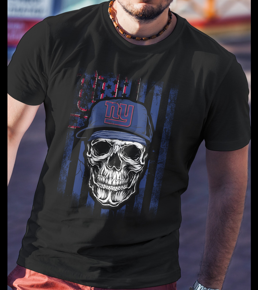 New York Giants Skull With Blue Hat And American Flag Background T-Shirt
