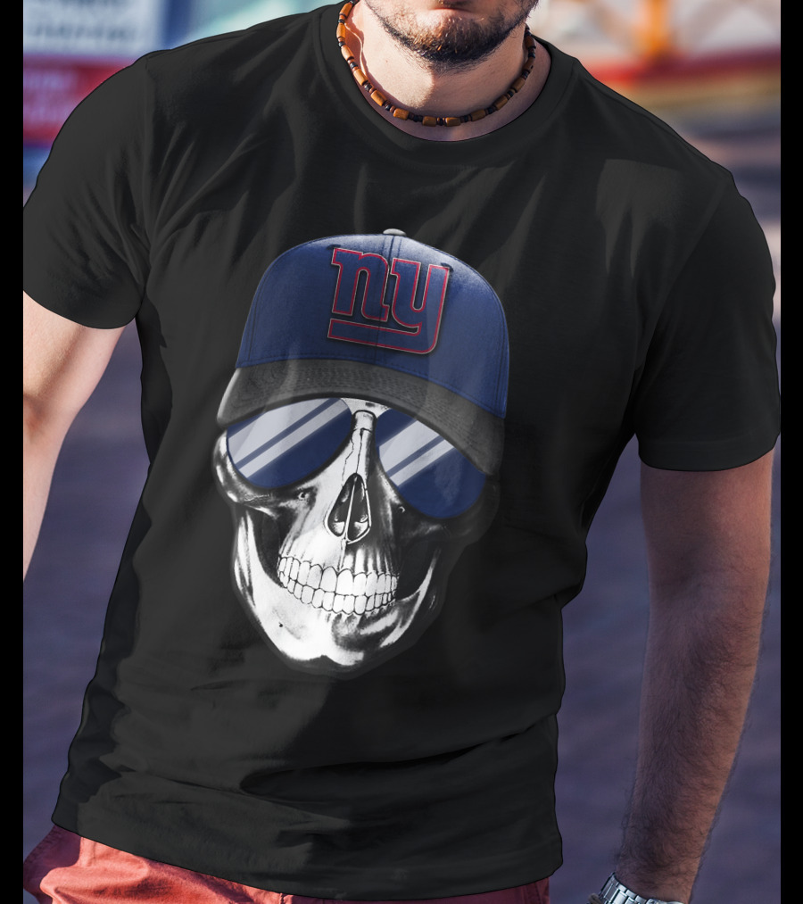 Skull V7 NY Giants Baseball Cap And Sunglasses T-Shirt