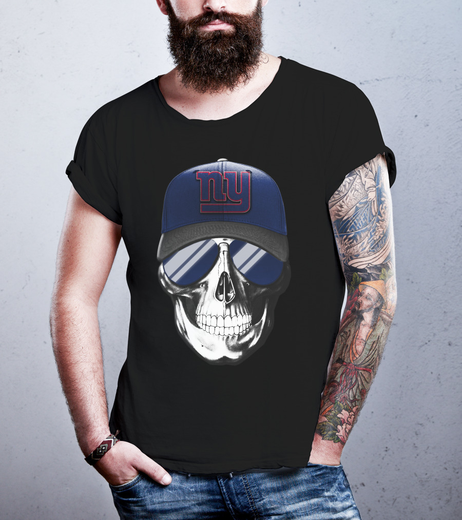 Skull V7 NY Giants Baseball Cap And Sunglasses T-Shirt