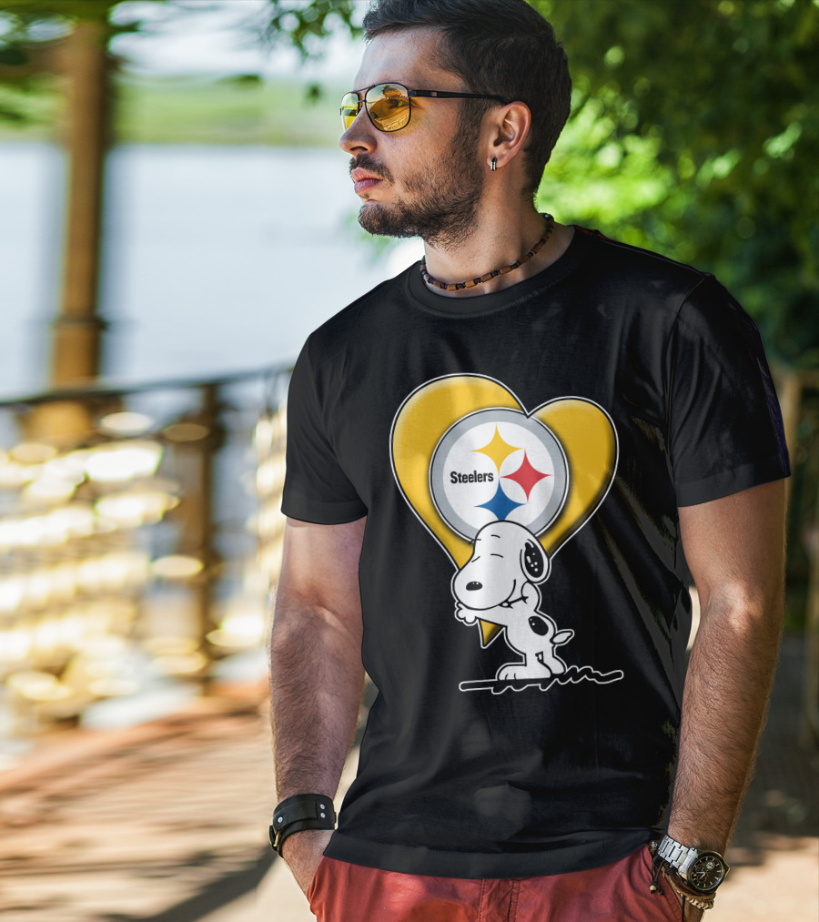 Snoopy Hugging Heart Steelers Logo Pittsburgh Steelers Fan Gear T-Shirt