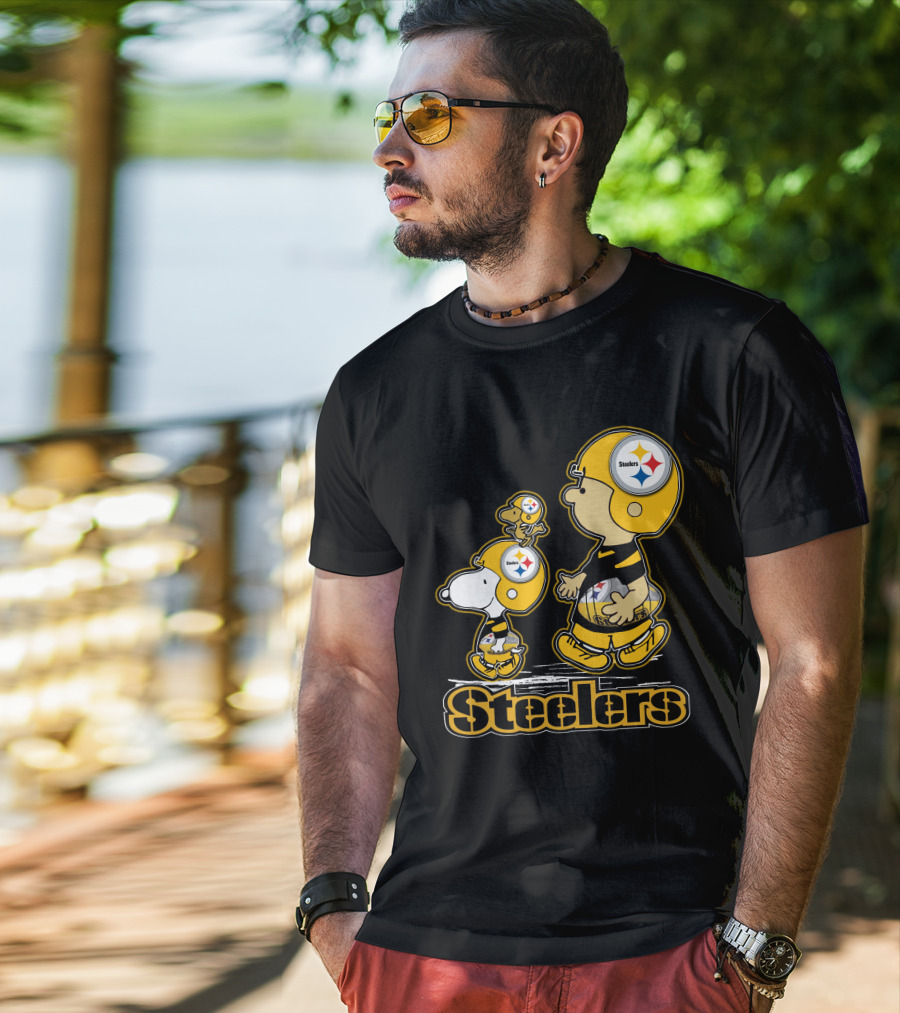 Snpfootball Pittsburgh Steelers Charlie Brown And Snoopy Peanuts Steelers Helmets T-Shirt
