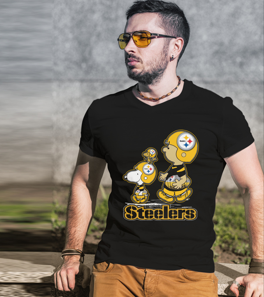 Snpfootball Pittsburgh Steelers Charlie Brown And Snoopy Peanuts Steelers Helmets T-Shirt