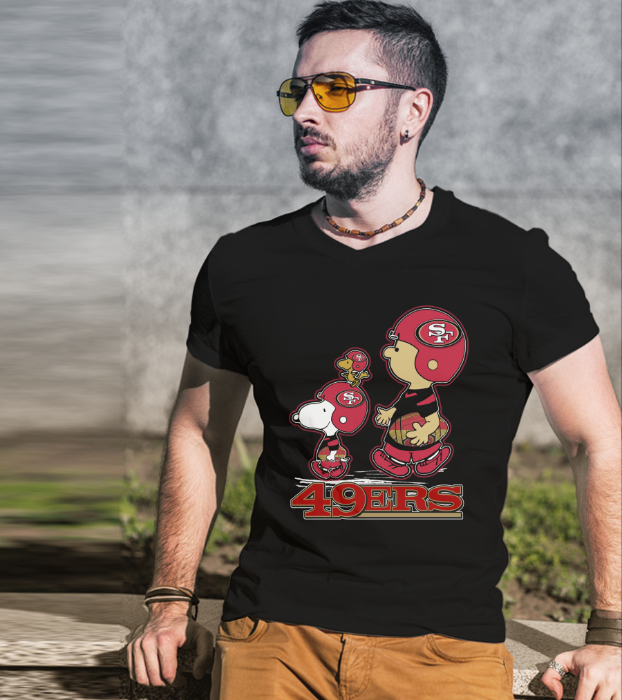 Snpfootball San Francisco 49ers Sf Helmet Peanuts Characters T-Shirt