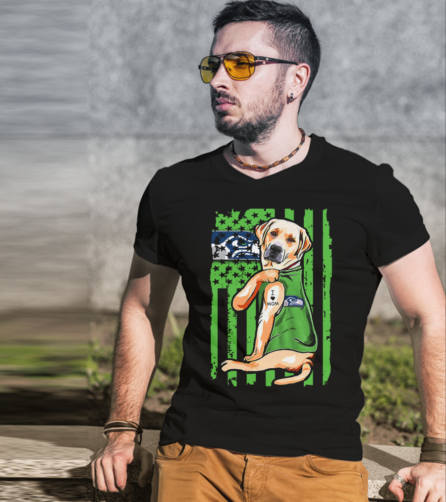 Labrador Retriever Seattle Seahawks Flag I Love Mom Tattoo T-Shirt