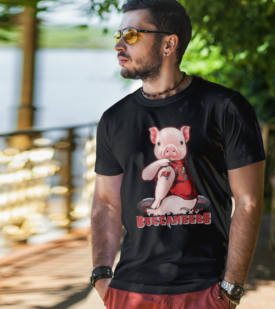 Tampa Bay Buccaneers Pig Football Fan T-Shirt