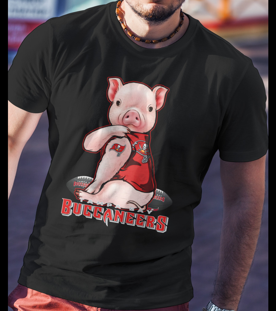 Tampa Bay Buccaneers Pig Football Fan T-Shirt