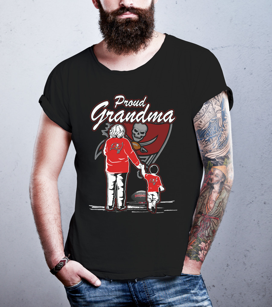 Proud Grandma Tampa Bay Buccaneers Football Family T-Shirt
