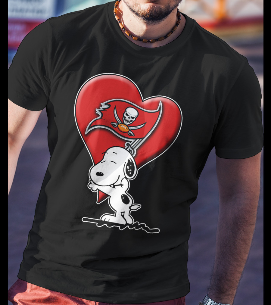 Snoopy Heart Tampa Bay Buccaneers Flag T-Shirt