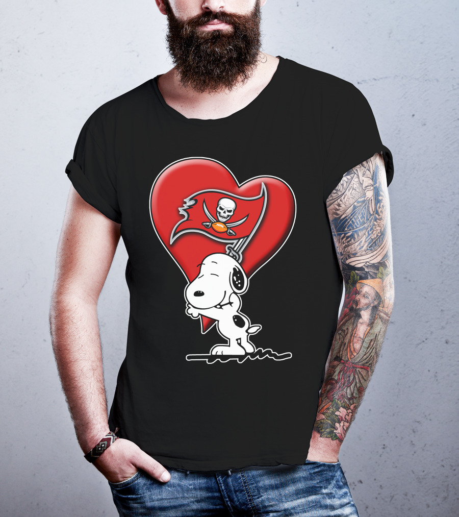 Snoopy Heart Tampa Bay Buccaneers Flag T-Shirt