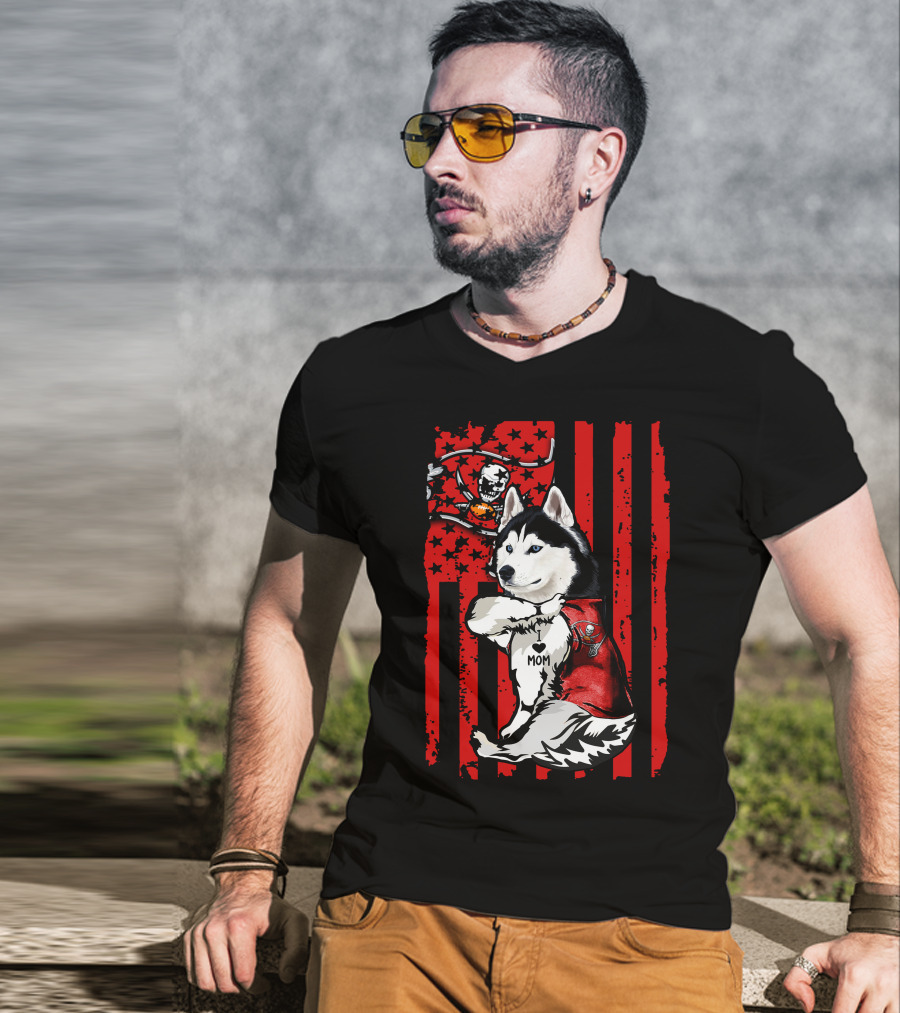 Siberian Husky Tampa Bay Buccaneers Heart Mom Flag T-Shirt