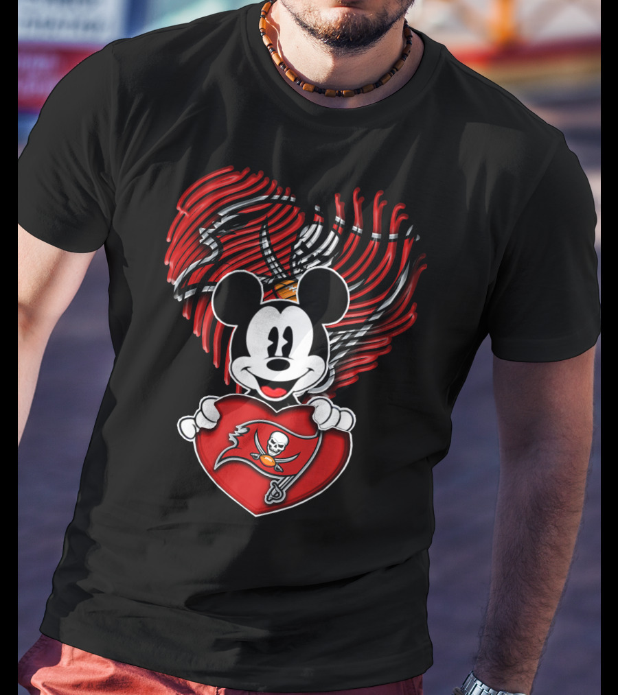 Mick Mouse Heart Tampa Bay Buccaneers T-Shirt