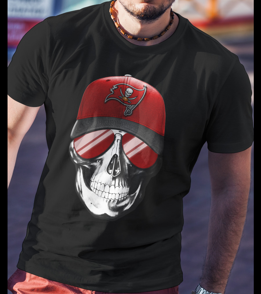 Skull V7 Tampa Bay Buccaneers Red Cap Reflective Glasses T-Shirt