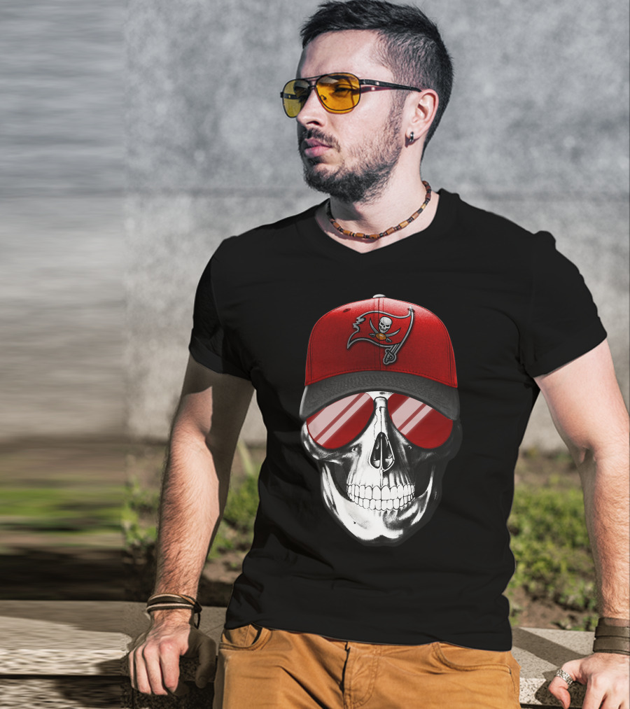 Skull V7 Tampa Bay Buccaneers Red Cap Reflective Glasses T-Shirt