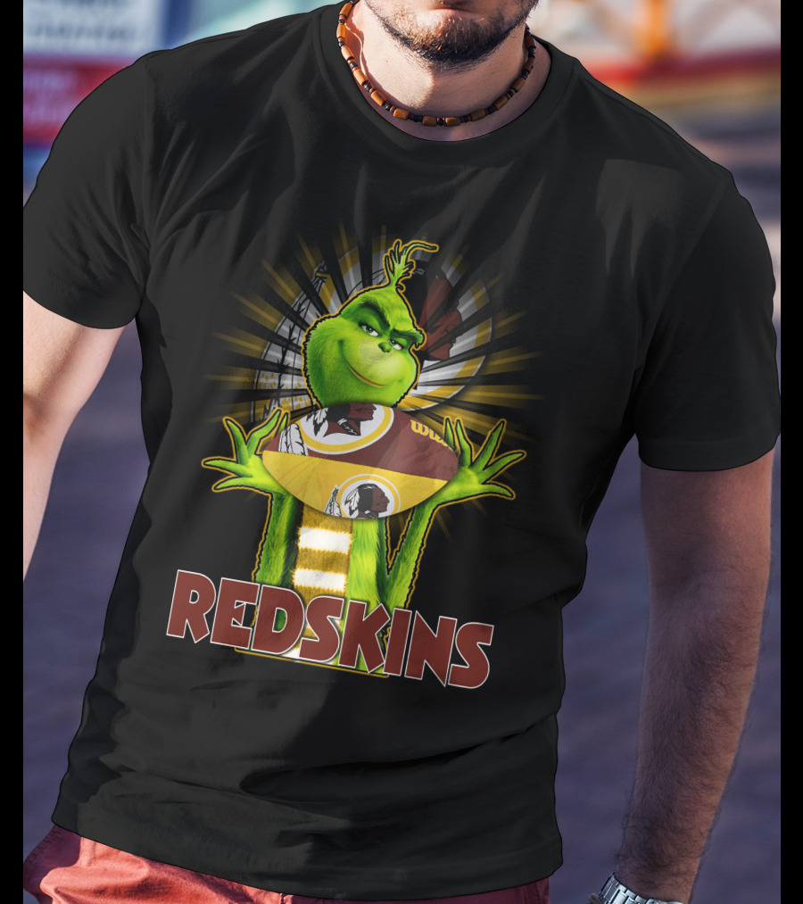 Grinch Holding Washington Redskins Football T-Shirt