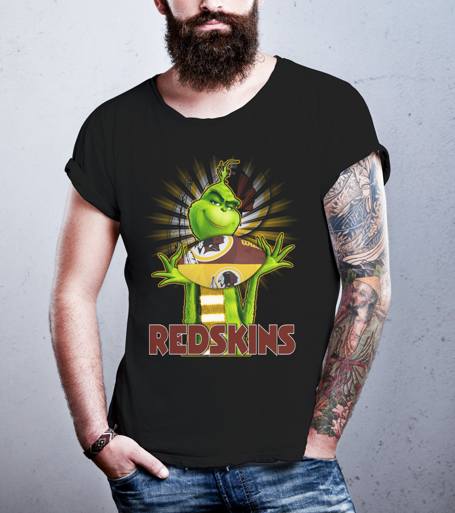 Grinch Holding Washington Redskins Football T-Shirt
