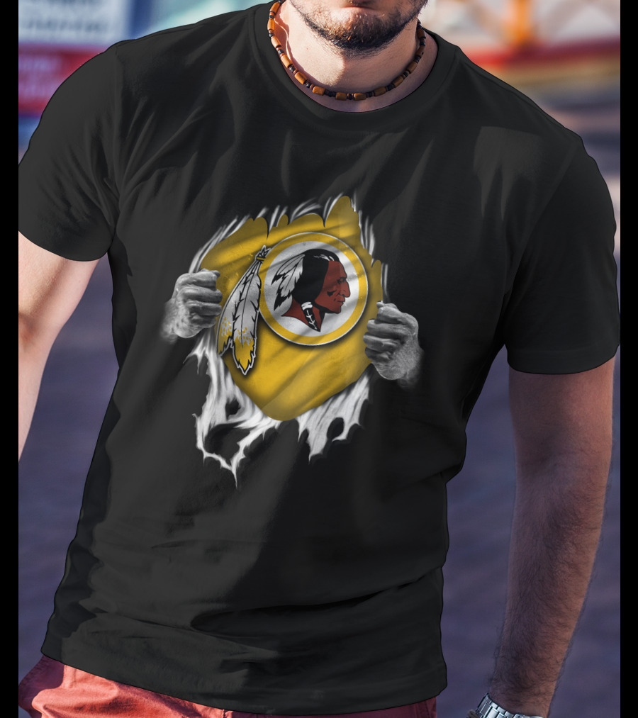 Torn V1 Washington Redskins Feather T-Shirt