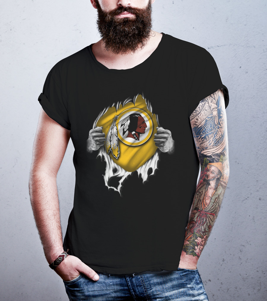 Torn V1 Washington Redskins Feather T-Shirt