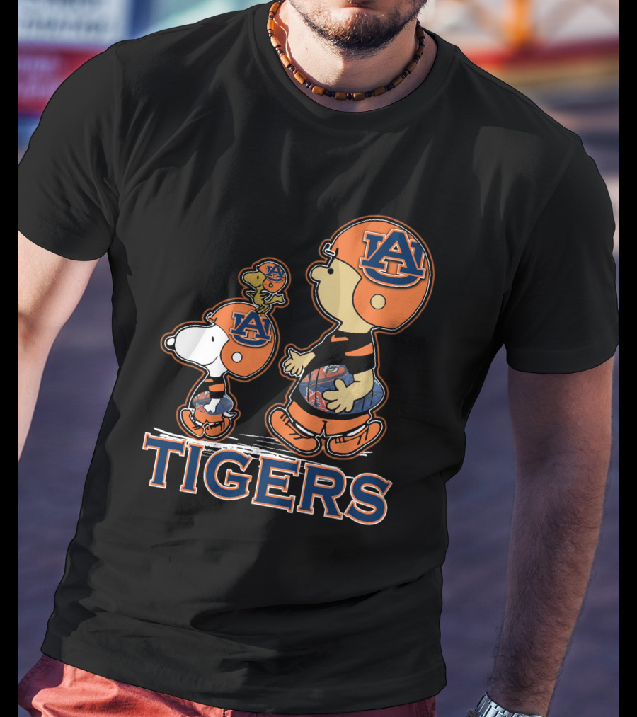 Snpfootball Auburn Tigers Peanuts Characters T-Shirt