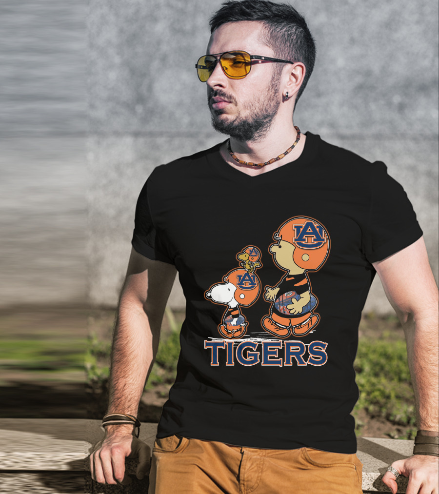 Snpfootball Auburn Tigers Peanuts Characters T-Shirt