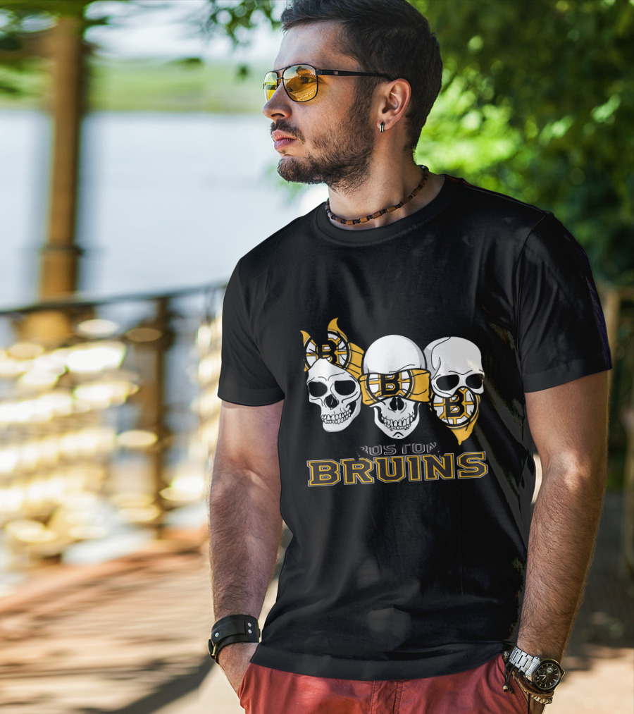 3 Skull Boston Bruins Hockey Skulls T-Shirt