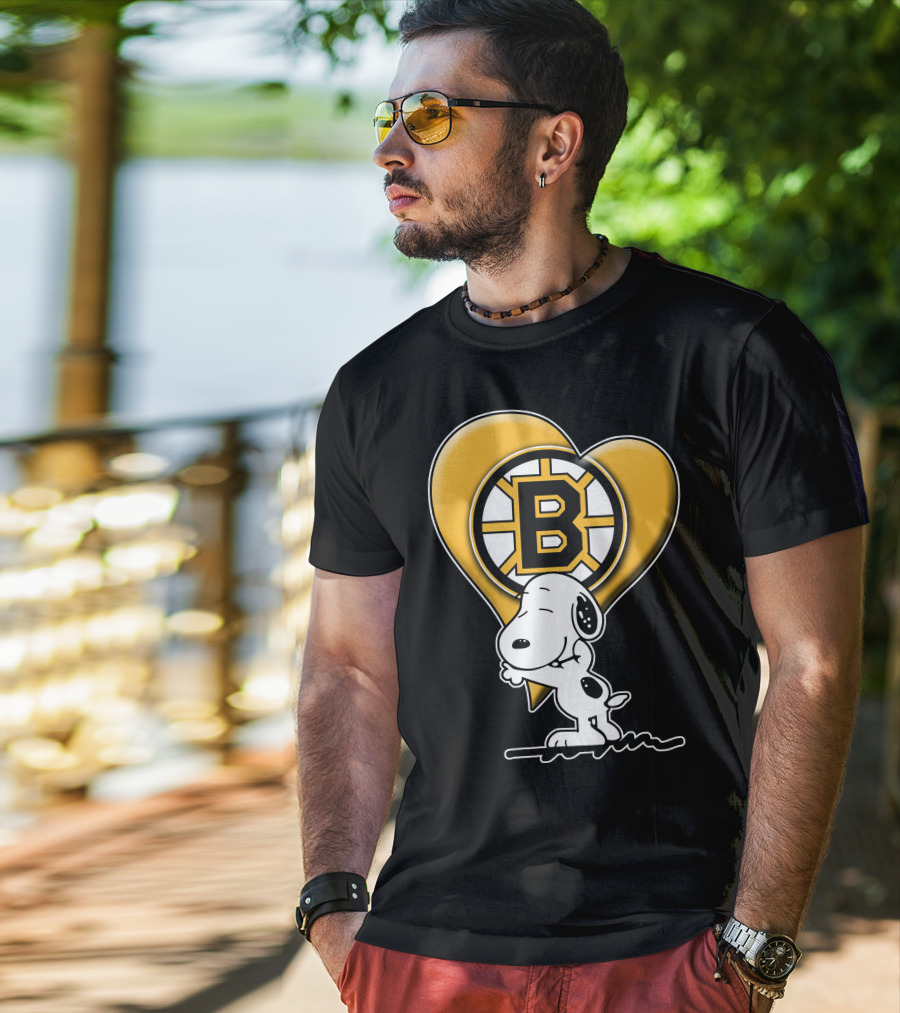 Snoopy Heart Boston Bruins Logo Hug T-Shirt