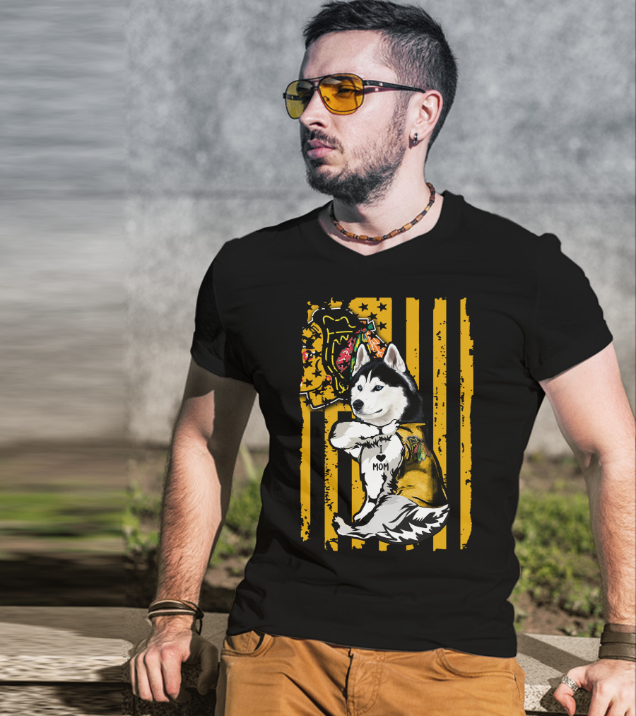 Siberian Husky I Love Mom Chicago Blackhawks Yellow Stripes T-Shirt