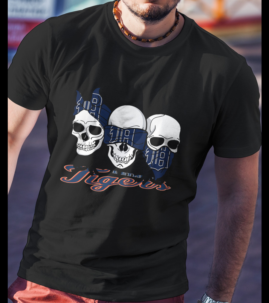 Detroit Tigers 3 Skull Pattern With Bandanas And Typography T-Shirt