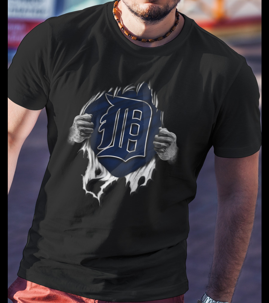 Detroit Tigers Logo Torn Background T-Shirt