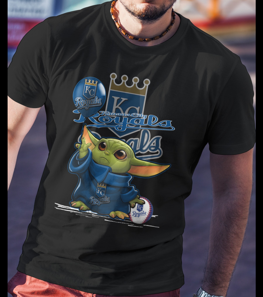 Yoda Kansas City Royals Holding KC Ball And Balloon T-Shirt