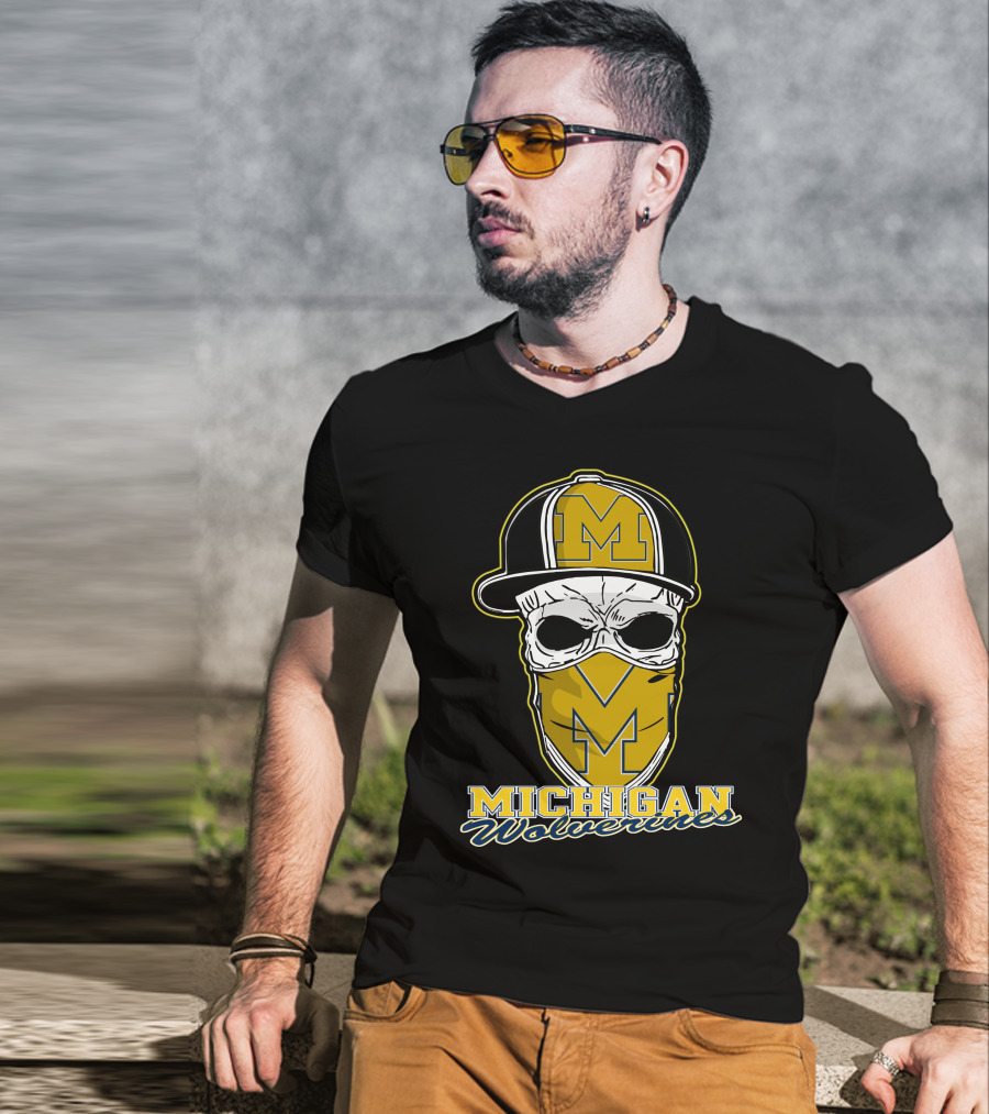 Michigan Wolverines Skull Hat M T-Shirt