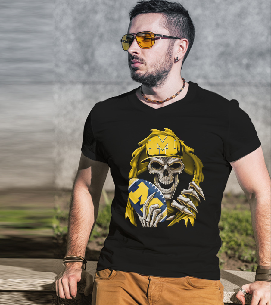 Skullbong Michigan Wolverines Skull Football Fan T-Shirt