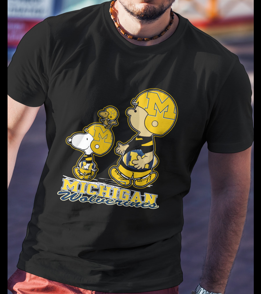 Snpfootball Michigan Wolverines Peanuts Characters Charlie Brown Snoopy Woodstock T-Shirt