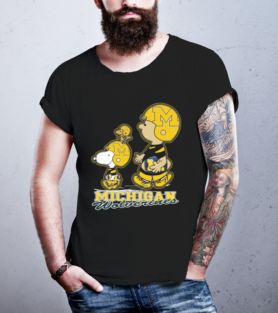 Snpfootball Michigan Wolverines Peanuts Characters Charlie Brown Snoopy Woodstock T-Shirt