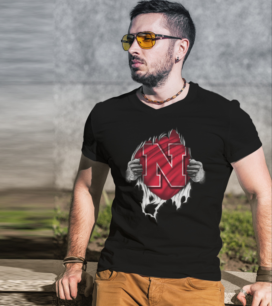 Nebraska Cornhuskers Bold N Icon Torn Peeling Effect T-Shirt