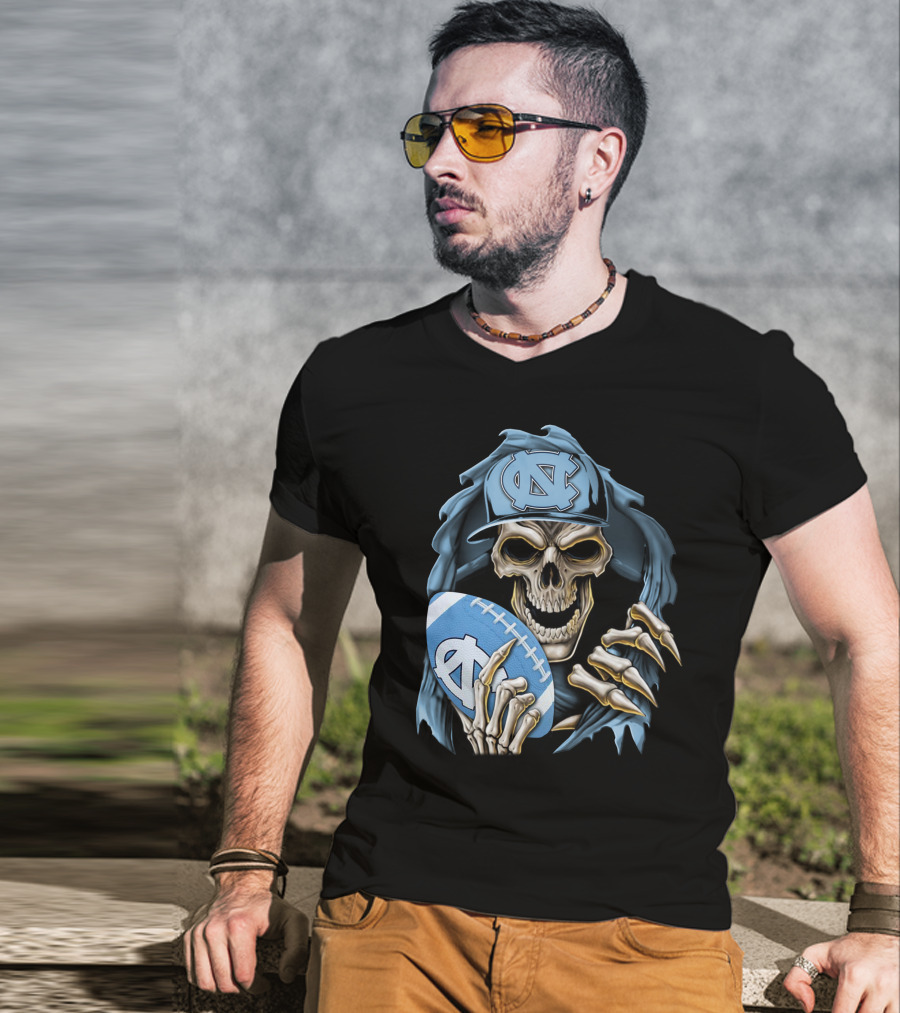 Skullbong North Carolina Tar Heels Skeleton Football Fan With Cap And Ball T-Shirt