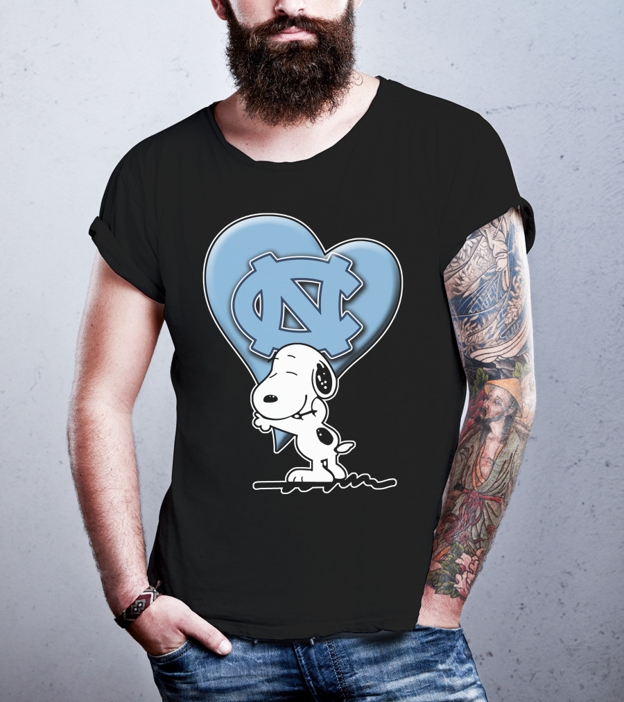 Snoopy Hugging North Carolina Tar Heels Logo Heart T-Shirt