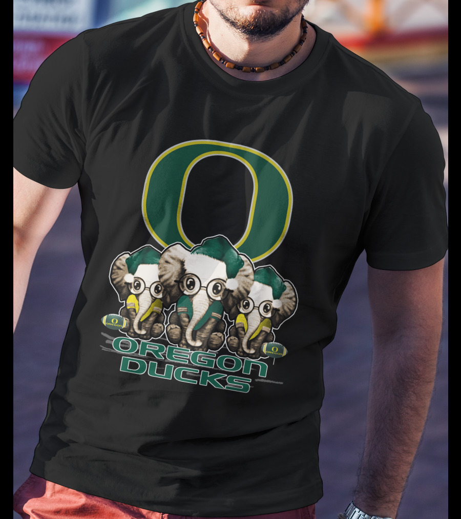 Oregon Ducks Elephant Trio Christmas T-Shirt