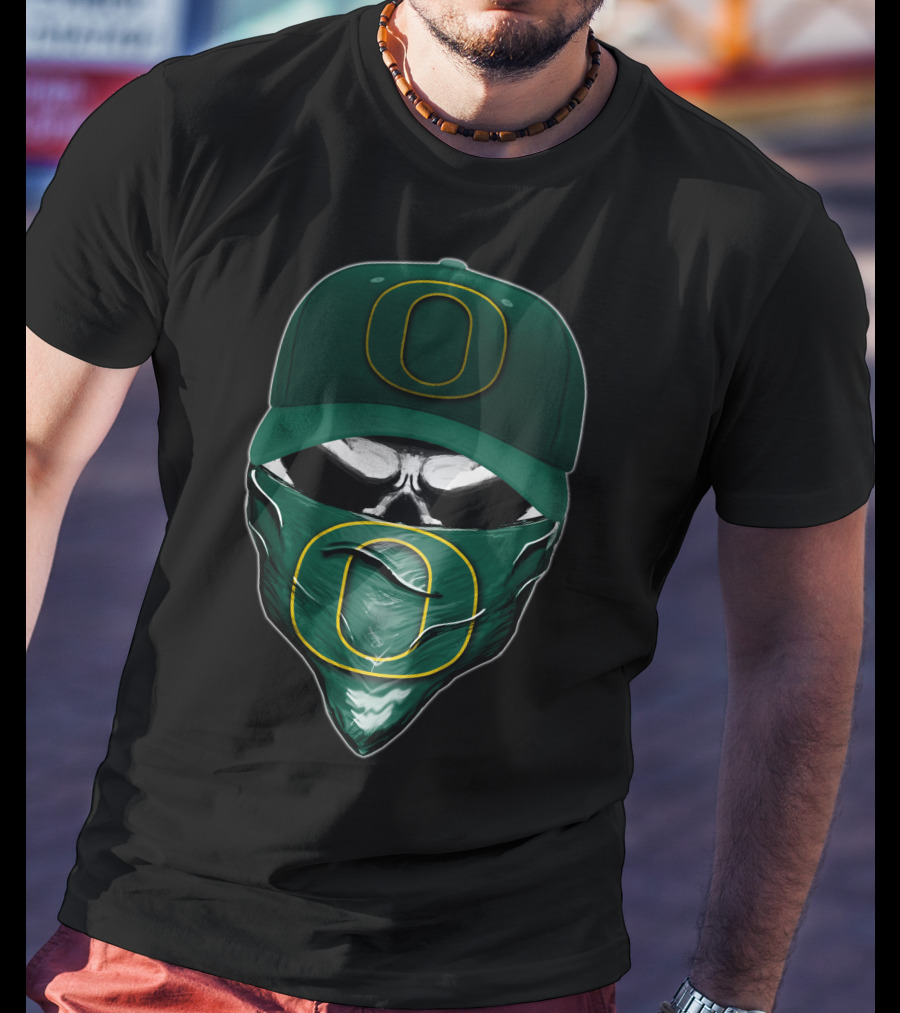 Skull Oregon Ducks Hat And Bandana T-Shirt