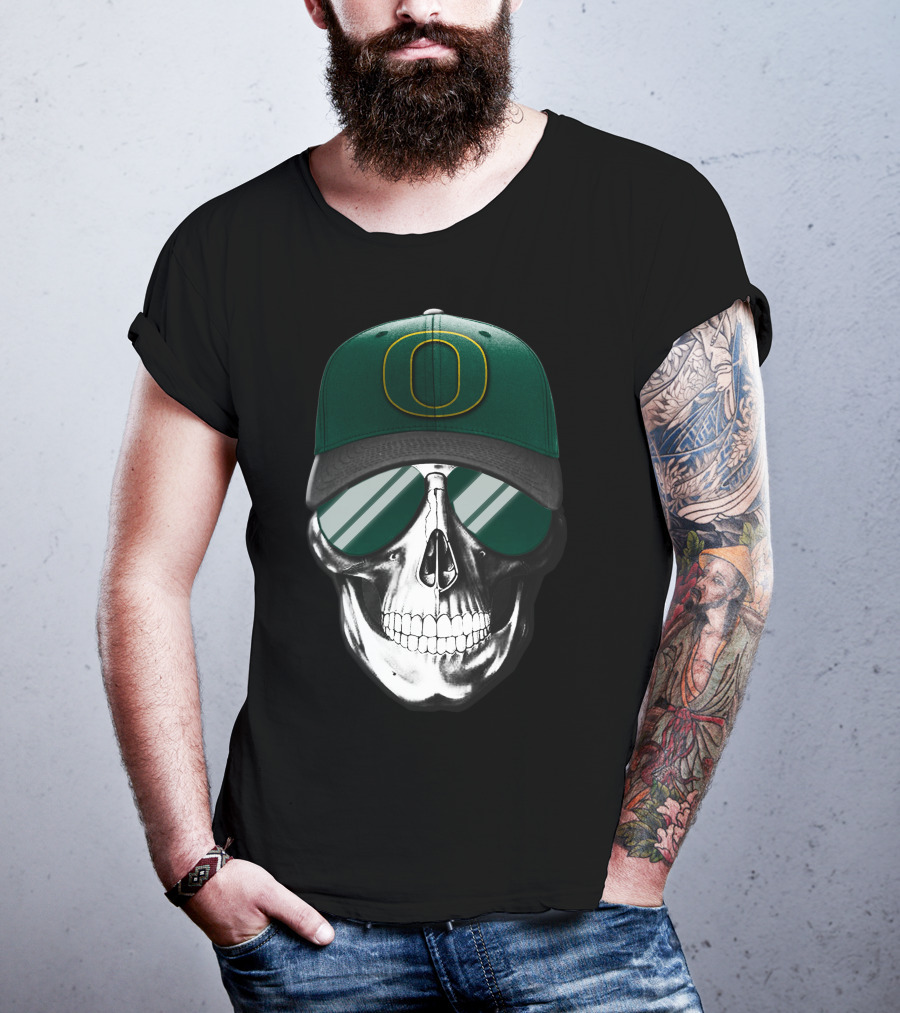 Oregon Ducks Skull With Green Hat And Reflective Glasses T-Shirt